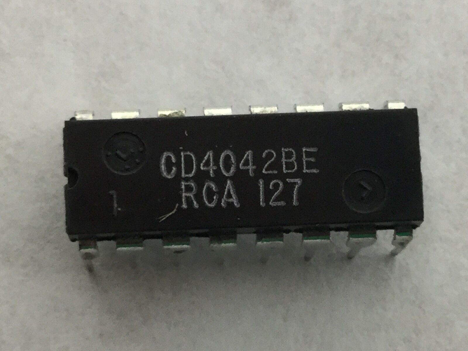 Genuine RCA CD4042BE Integrated Circuit  16 Pin Dip  Lot of 23