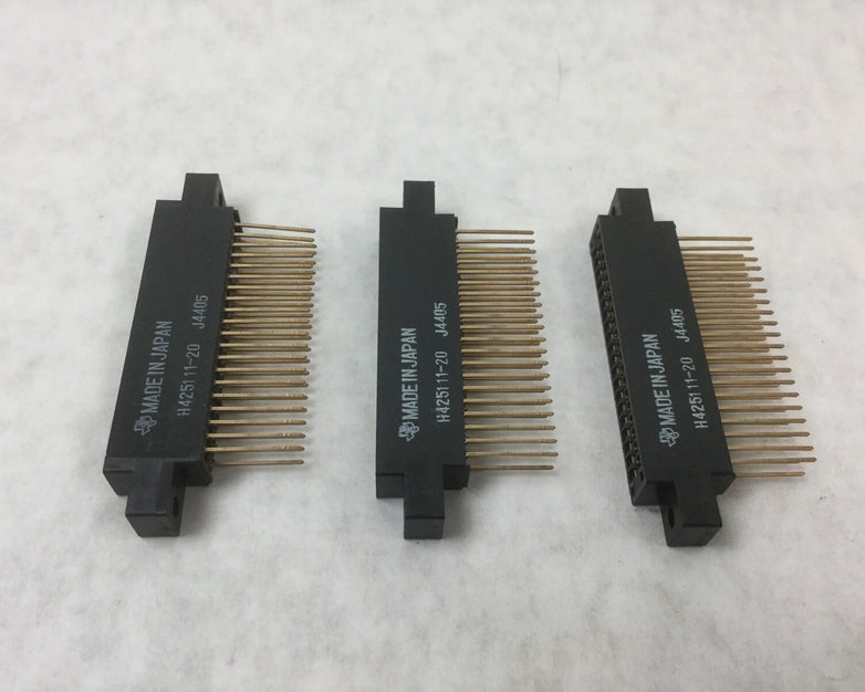 Texas H425111-20 Connector Receptacle, (Lot of 3)