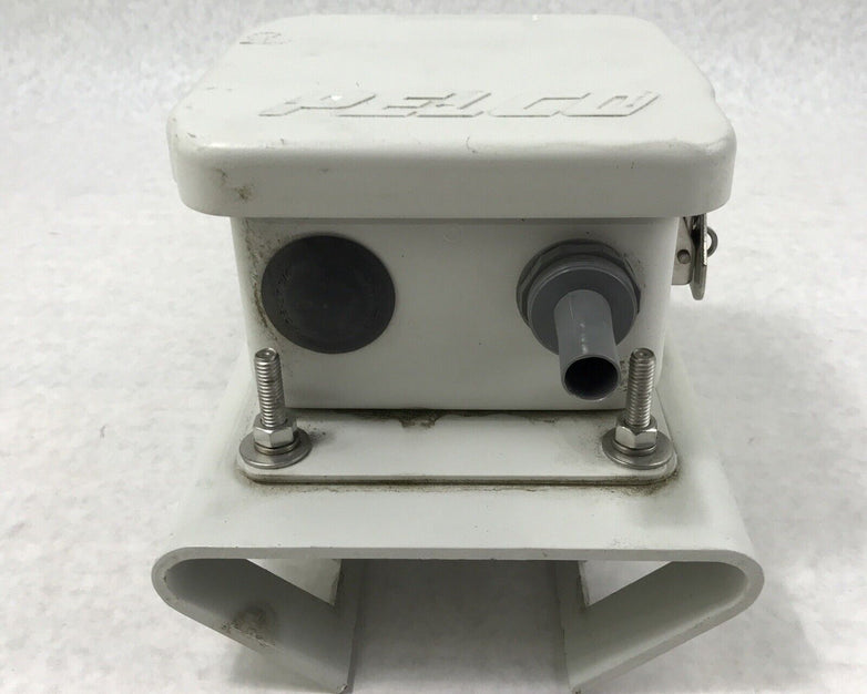 Pelco PA402 Pole Adapter for LWM41 or IWM Mount w/ Power Supply WCSL-4