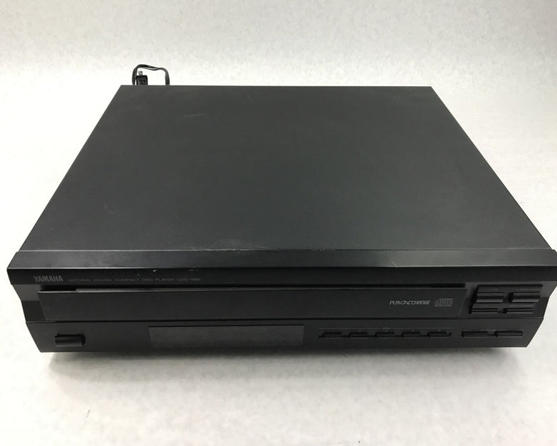 Yamaha CDC-565 DVD Player 20W 60Hz