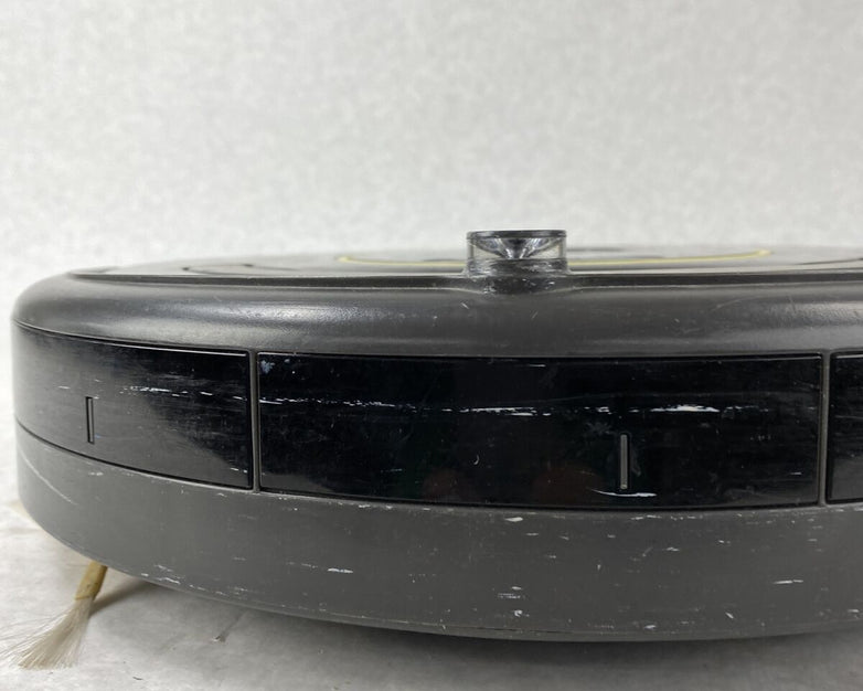 iRobot Roomba 650 Vacuuming Robot No Charging Dock BAD BATTERY