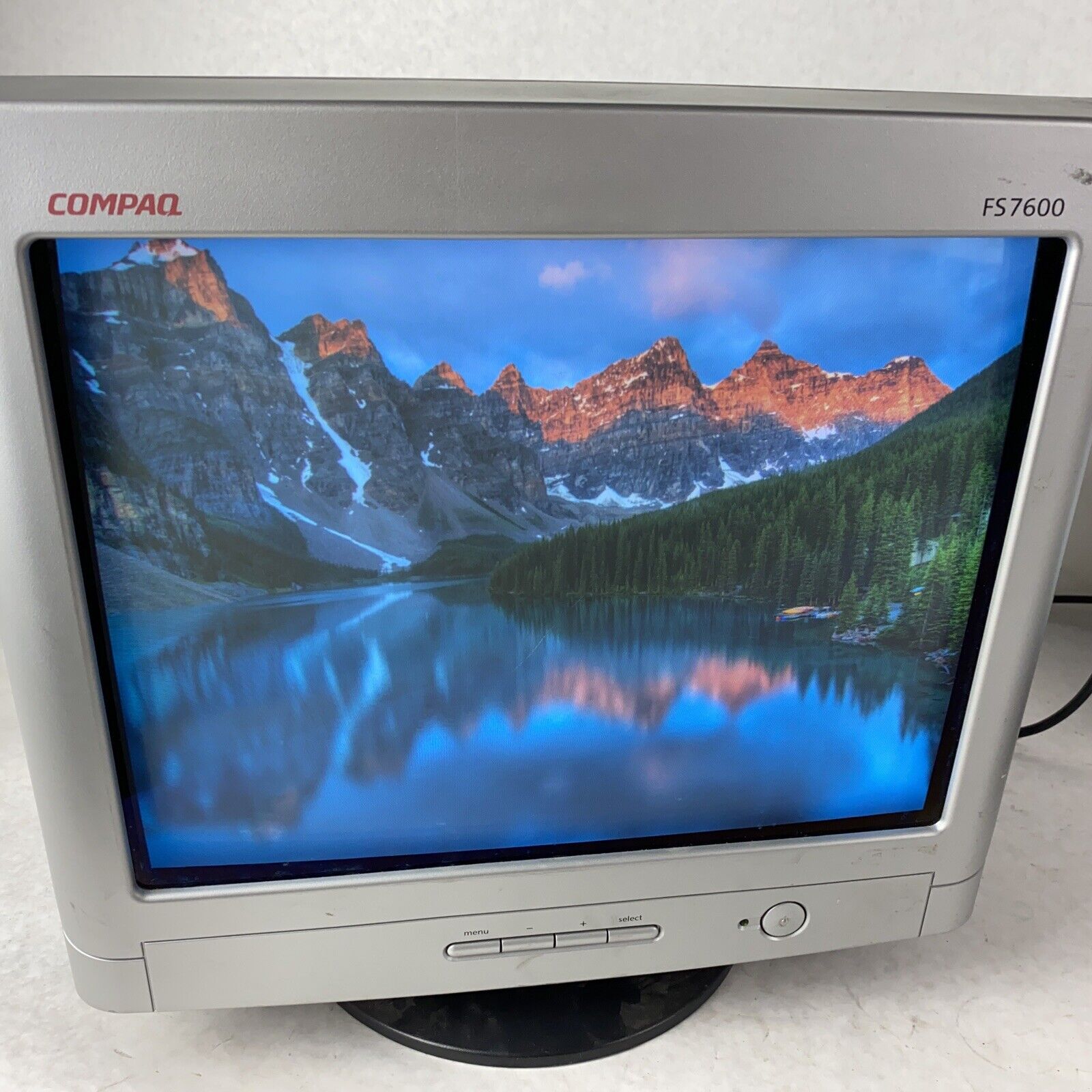 HP Compaq FS7600 17" Flat Screen CRT Monitor Display -Tested & Working