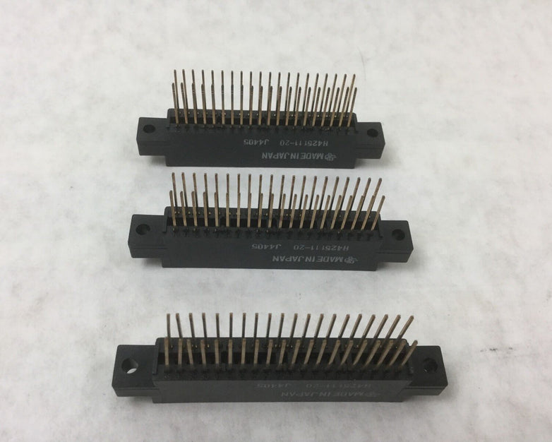 Texas H425111-20 Connector Receptacle, (Lot of 3)