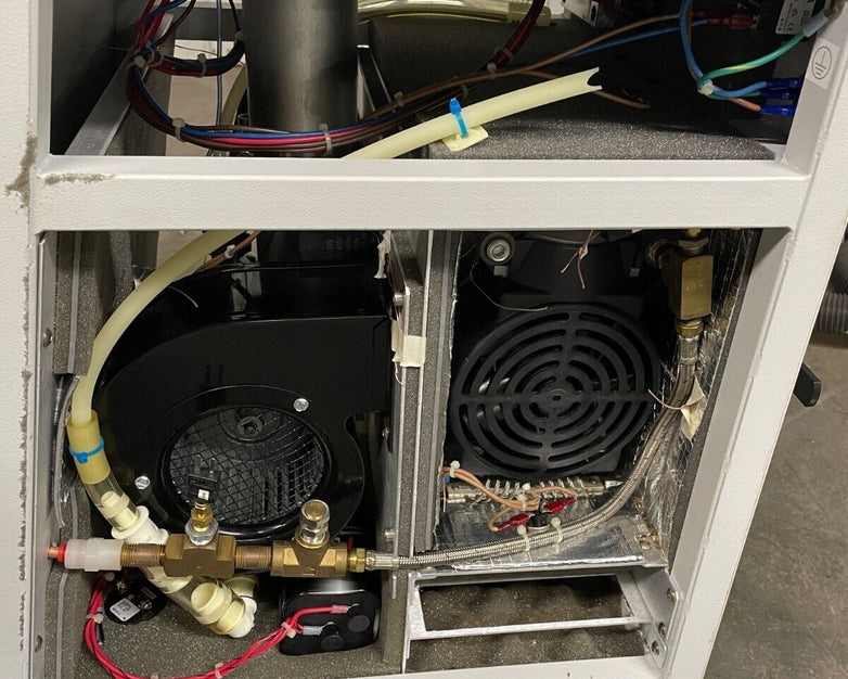 Newport Medical C250 Air Compressor C250-110/120V-R, 39.5 Hours, NMI