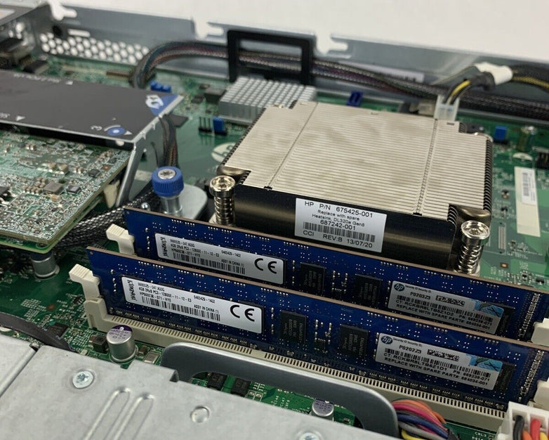 HP StoreEasy 1430 SATA Storage Server i3-3220T 2.8 Ghz 8 GB Ram No HDD & OS