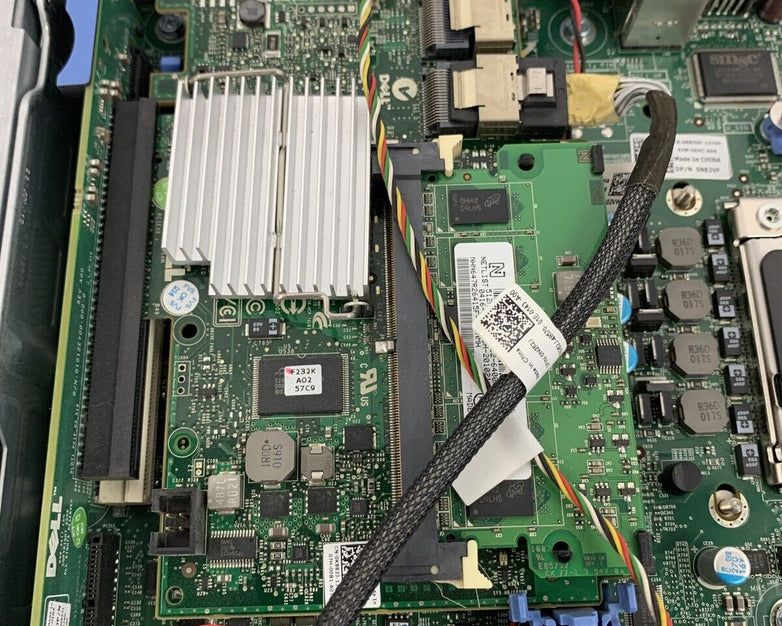 Dell PowerVault NX300 Server 1x Xeon E5506 2.13 GHz 3 GB RAM No HDD No OS