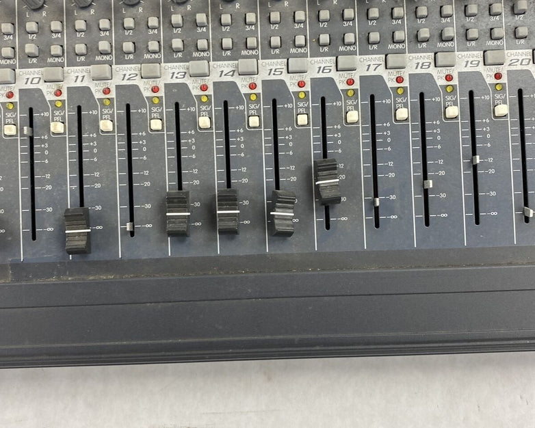 Peavey RQ 4324C Mixer-Pro Mixing Board Console