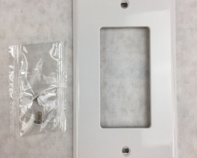 Lot of 5 C2G 03725 Decorative One Cutout Single Gang Wall Plate - White