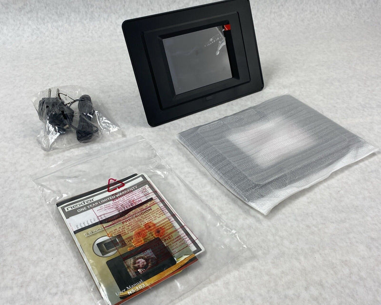 Nextar N5-103 5.6" Digital Photo Frame Bundle