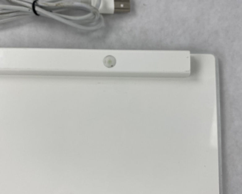 FOR PARTS Apple A1243 Wired USB MB110LL/A Keyboard w/ Genuine OEM Key Covers