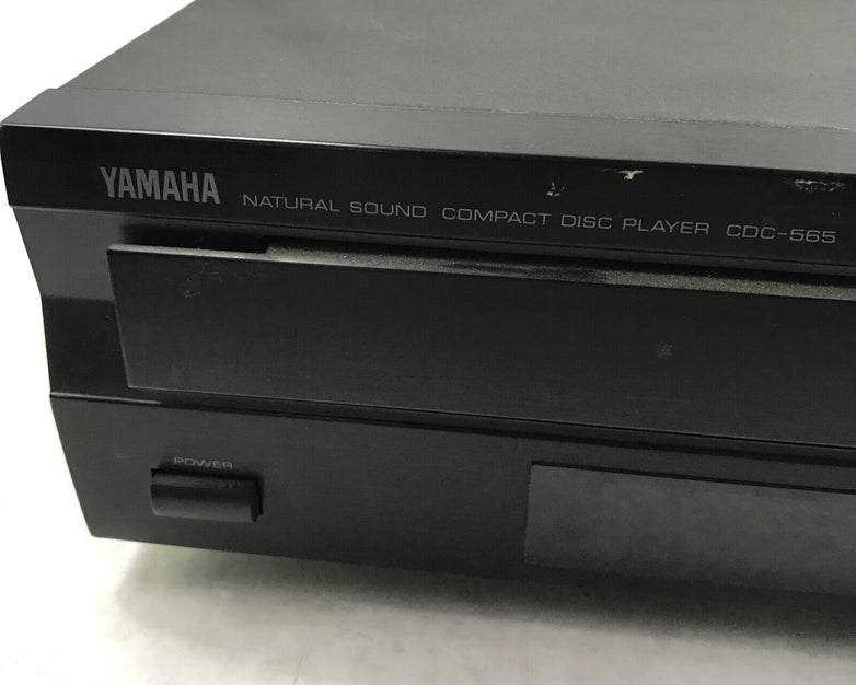 Yamaha CDC-565 DVD Player 20W 60Hz