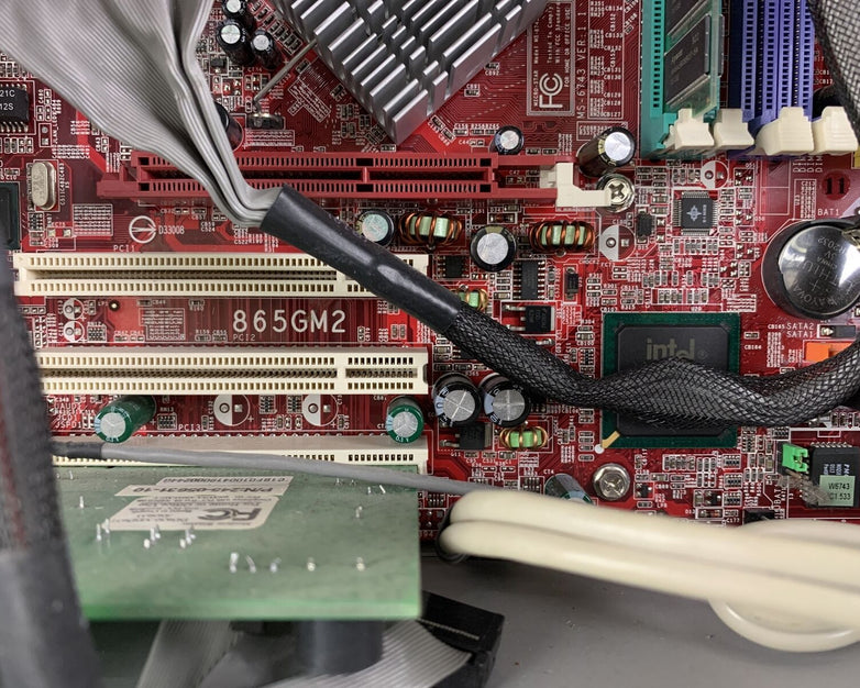 MSI-6743 Motherboard Intel Celeron 2.4GHz 512MB RAM No HDD No OS BAD CD DRIVE