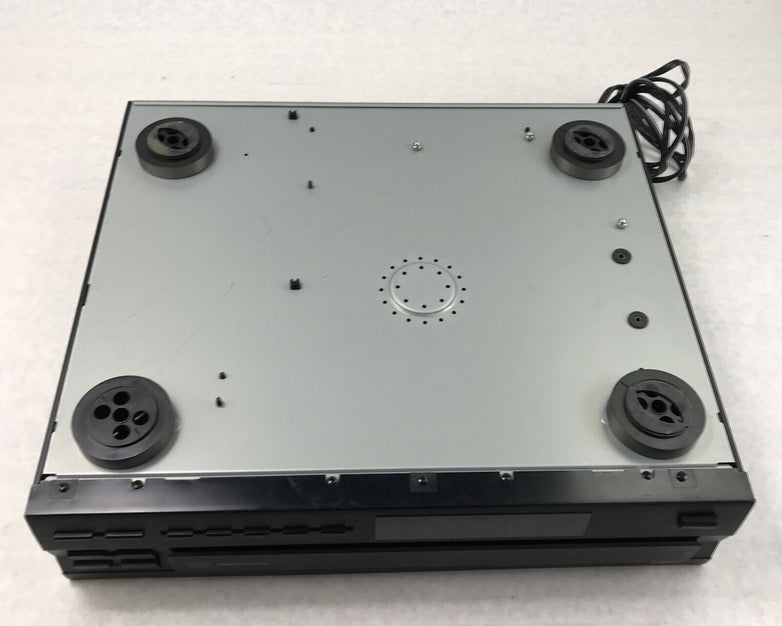 Yamaha CDC-565 DVD Player 20W 60Hz