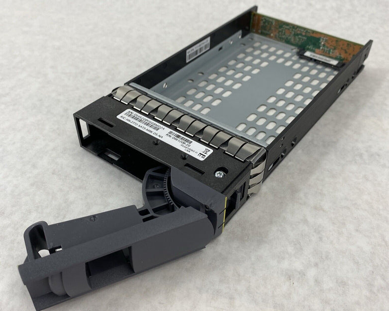 NetApp 0095673-10 SAS / SATA Hard Drive Caddy Tray 0961208-20 w/ Emulex Adapter