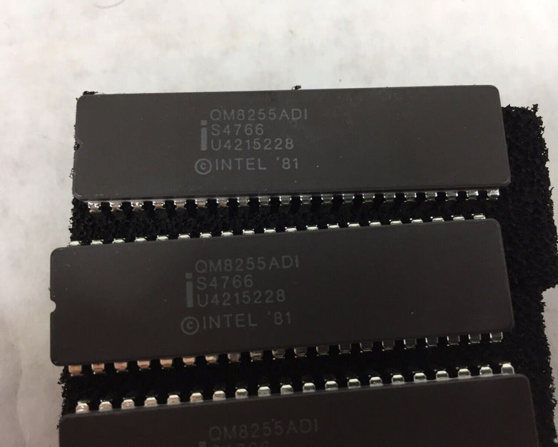 Intel QM8255ADI - S4766 - U4215228 - Integrated Circuit - Lot of 12