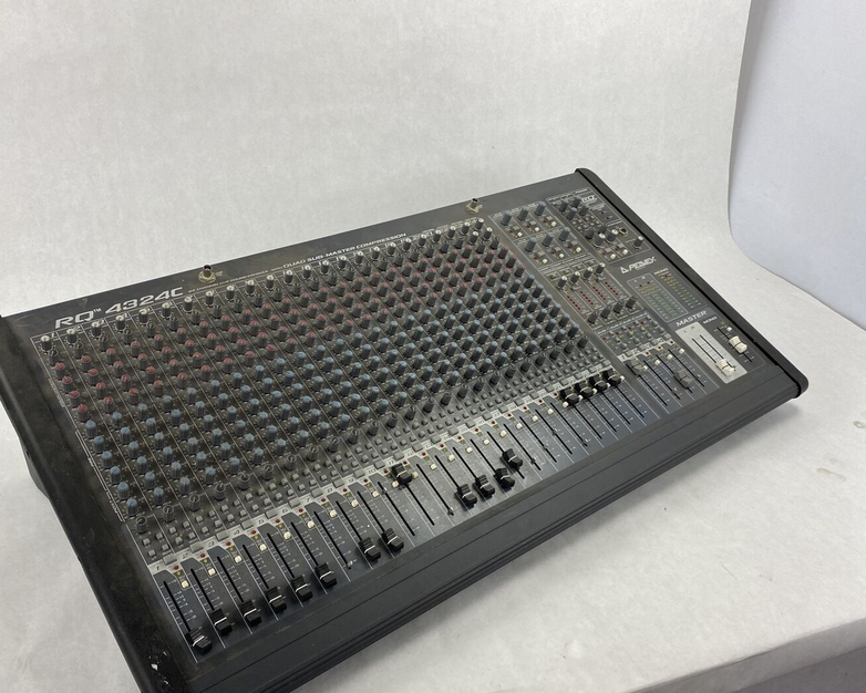 Peavey RQ 4324C Mixer-Pro Mixing Board Console