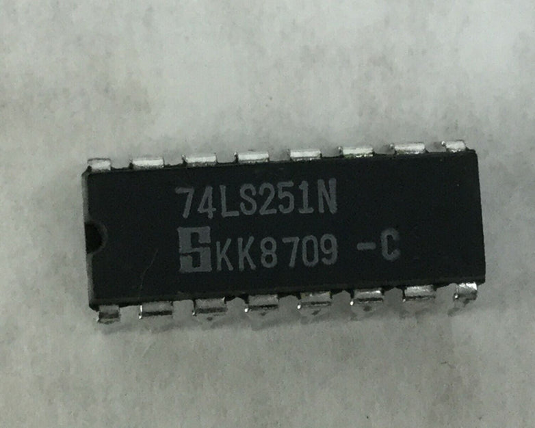 NOS Signetics 74LS251N 3-STATE 1-of-8 Line Data Selector/Multiplexer Lot of 10