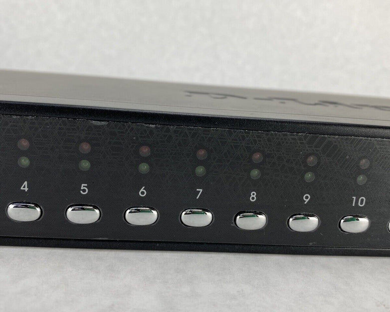 D-Link KVM-450 16 Port KVM Switch PS/2 Stackable NOS