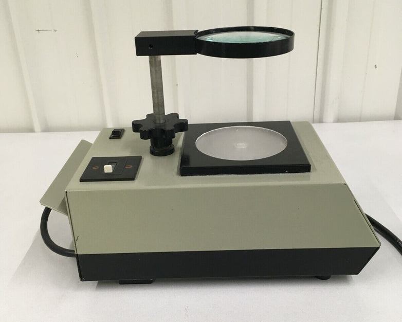 Fisher 133-8002 Accu-lite Illuminated Benchtop Magnifying Colony Counter