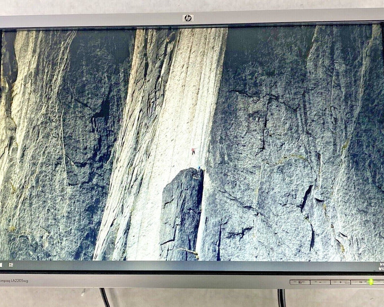 HP Compaq LA2205WG 22" 1680x1050 16:10 TFT LCD Monitors ONLY Grade B Lot of 2