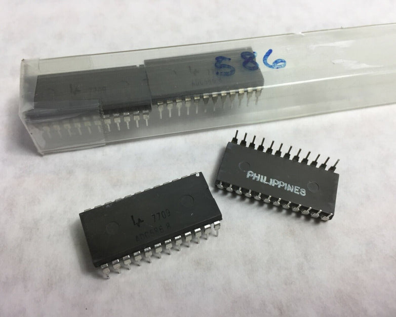 (4) ADC586 8 IC NOS Lot of 4