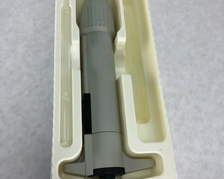 VWR 53498-660 CALIBRA .2-2 832 Model 832.02 Micropipette