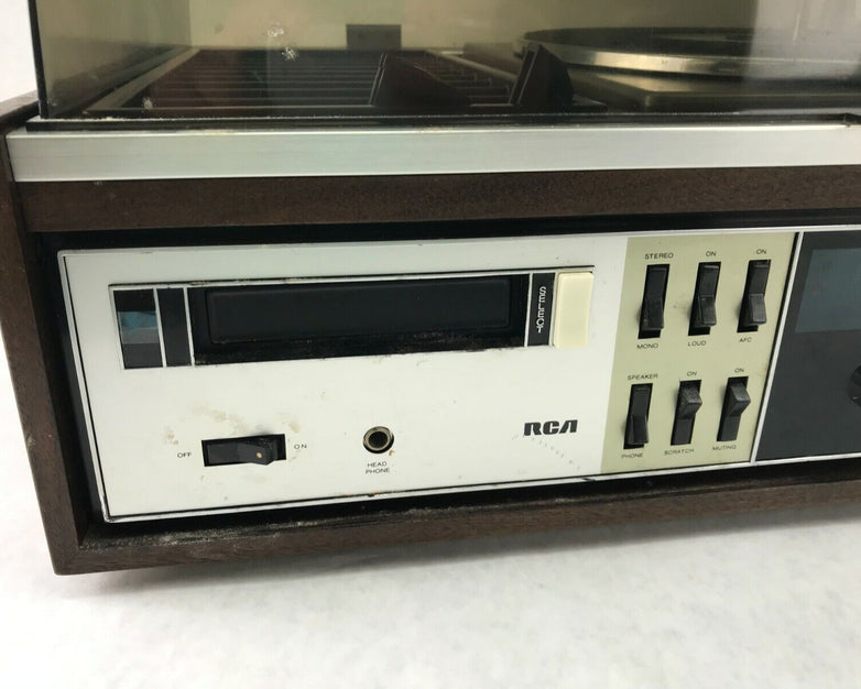 RCA VM6025W Stereo 8 Track Radio Turntable Record Player