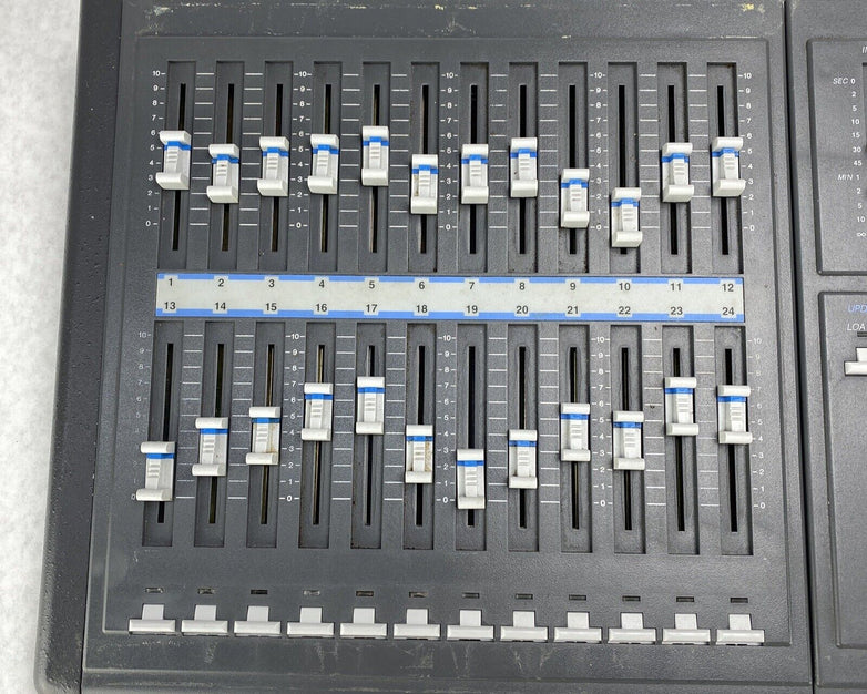 Strand Lighting GSX 64000 125 Channel Console NO POWER SUPPLY