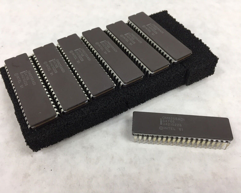 Intel QM8255ADI - S4766 - U4215228 - Integrated Circuit - Lot of 12