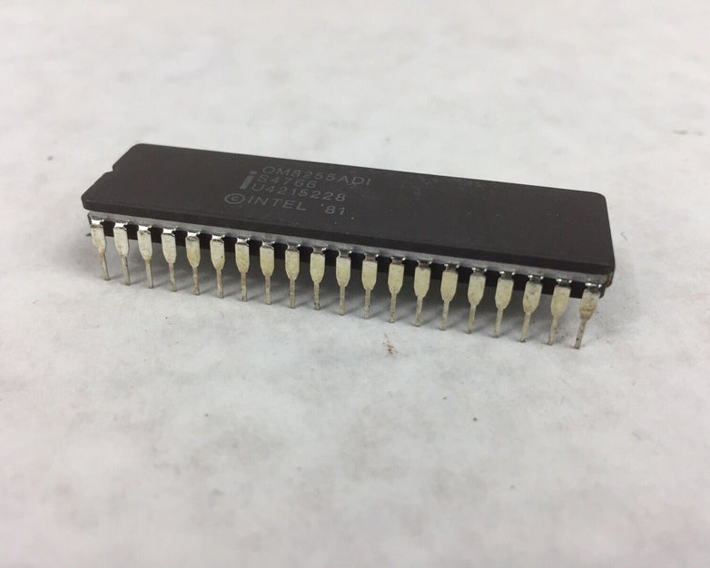 Intel QM8255ADI - S4766 - U4215228 - Integrated Circuit - Lot of 12
