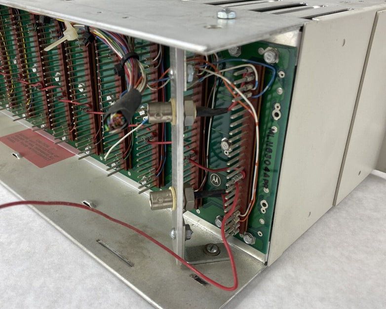 Motorola STARPLEX Direct-To-Line Multiplex System Cabinet MHN6056A