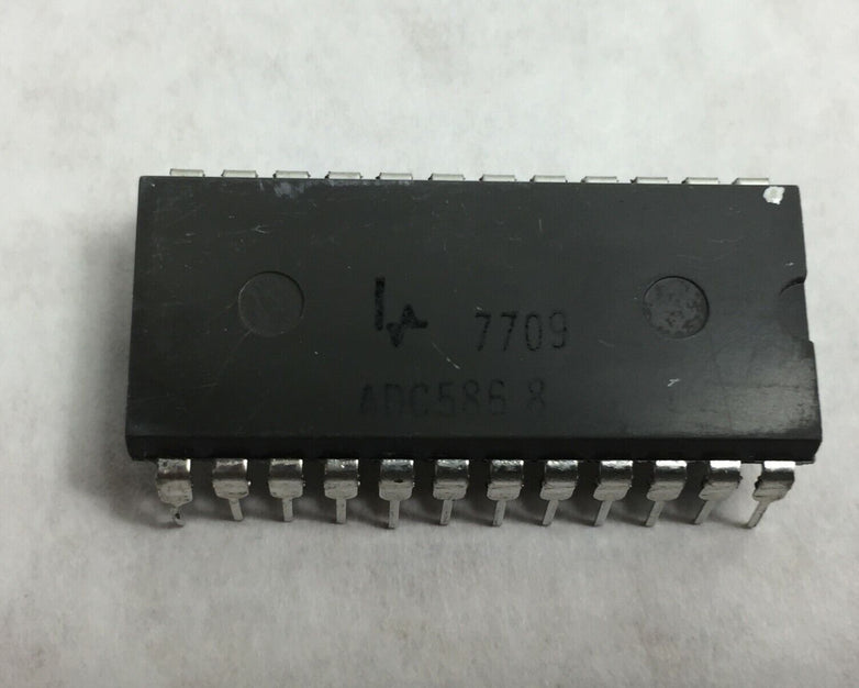 (4) ADC586 8 IC NOS Lot of 4