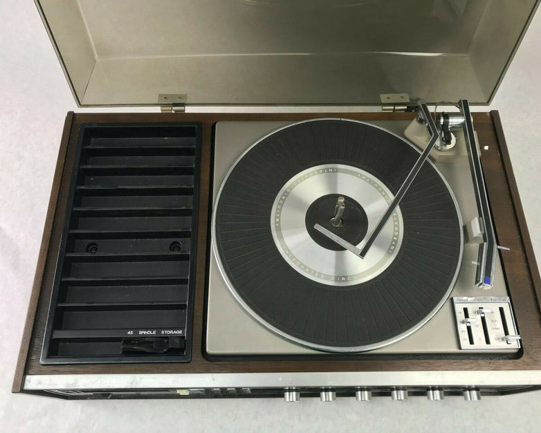 RCA VM6025W Stereo 8 Track Radio Turntable Record Player