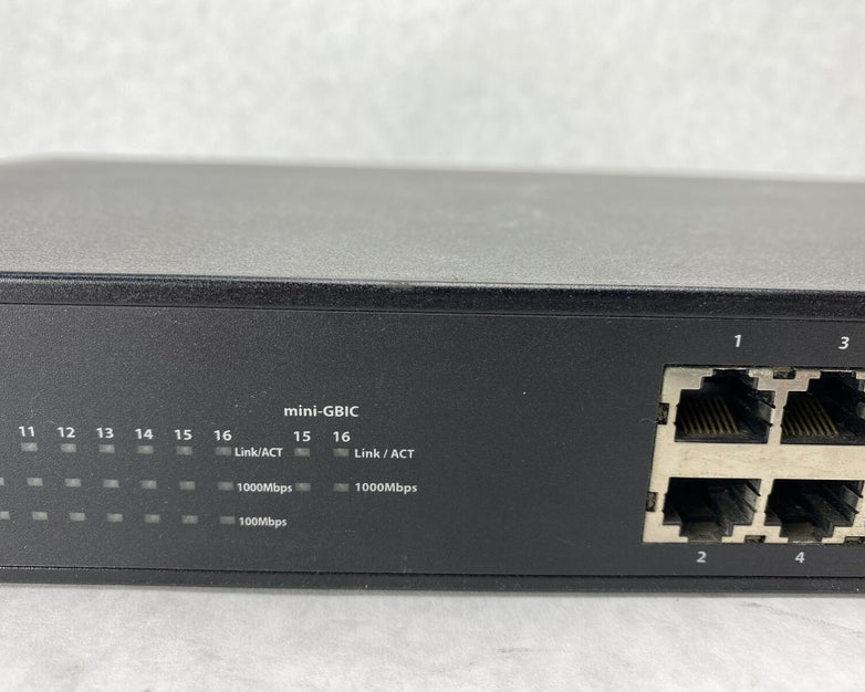 USRobotics USR997716 Gigabit 10/100/1000Mbps Ethernet 16 Port Switch Black