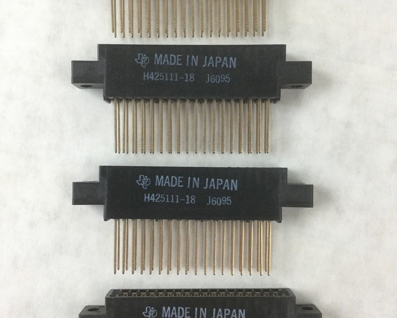 Texas H425111-18 (J6095) Connector Receptacle, (Lot of 4)