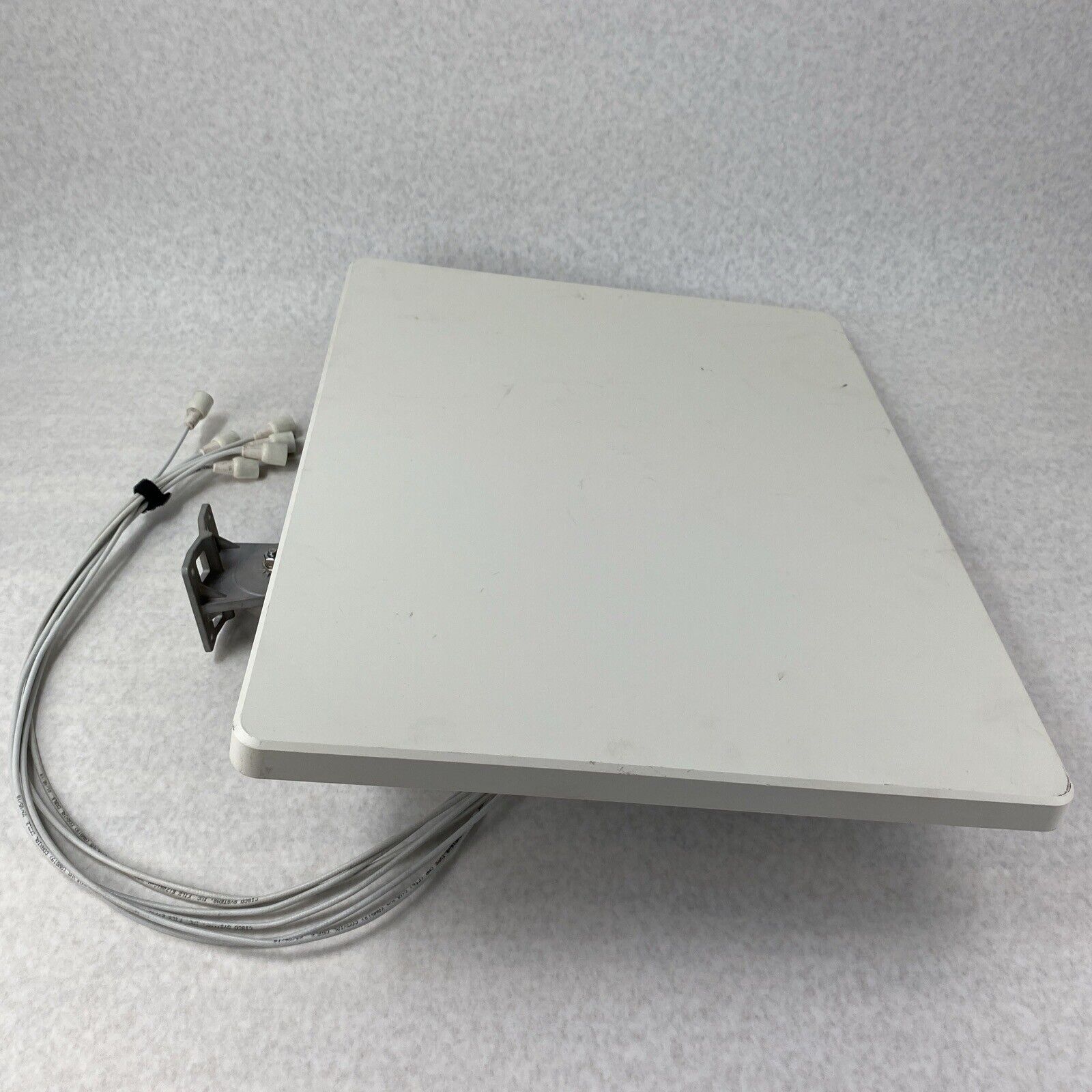 Cisco Meraki MA-ANT-3-F6 Indoor Narrow Patch Antenna w/ Mount