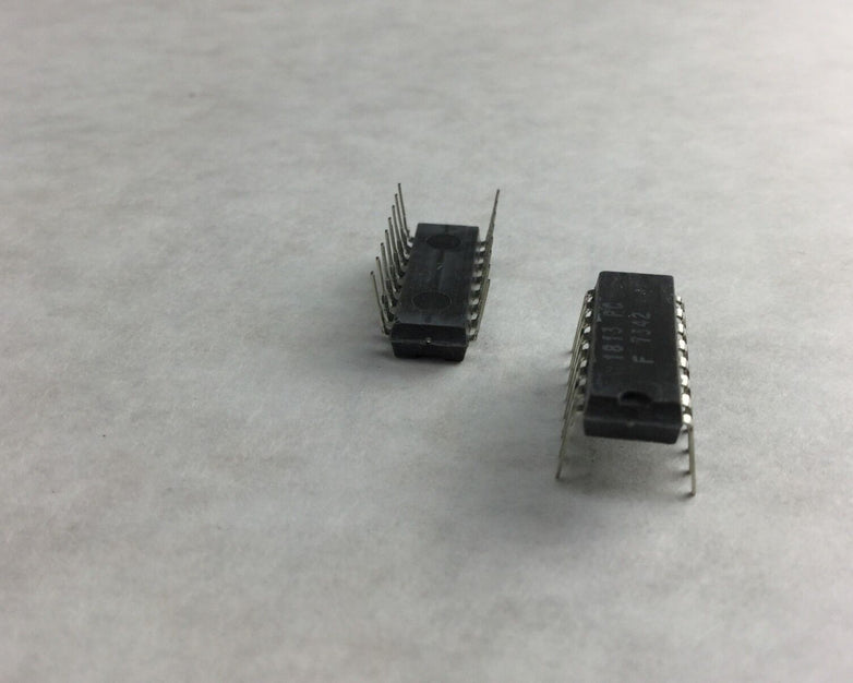 FAIRCHILD 1813 PC 16-Pin Dip Integrated Circuit Lot of 15