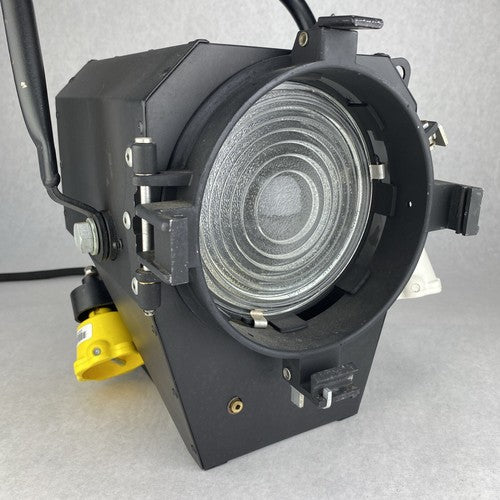 Strand QuartzColor Polaris Mod 261 Studio 1KW Fresnel Spotlight - READ