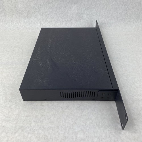 Belkin F5D5141-16 Mountable 16 Port Gigabit Switch w/ Power Cord - Tested