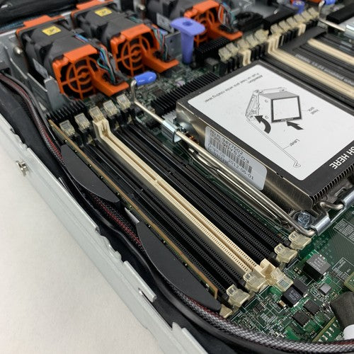 IBM System X3550 M4 Server 1x  E5-2640 2.5 GHz 8 GB Ram M5110 Raid No OS No HDD