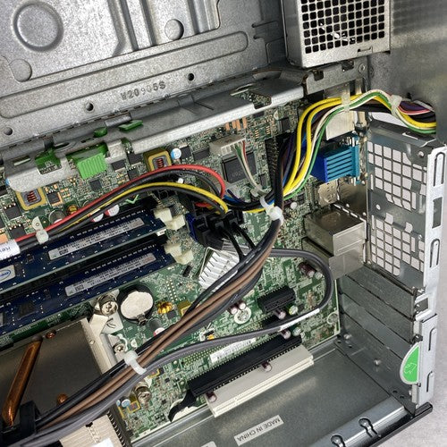 HP Compaq Pro 6300 SFF Intel Core i3-3220 3.30 GHz 4 GB RAM DVD-RW No HDD OS