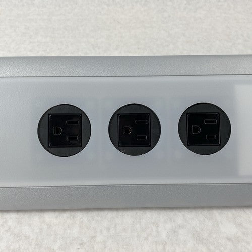 Derungs Medical Lighting amadea Control VF1 Wall Light w/ Outlets and Utilities