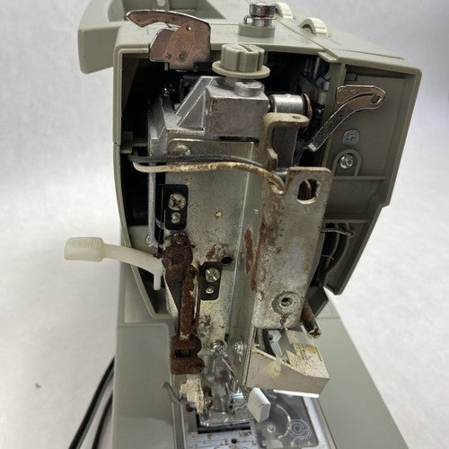 Singer 4452 Heavy Duty Sewing Machine With Pedal - For Parts or Repair