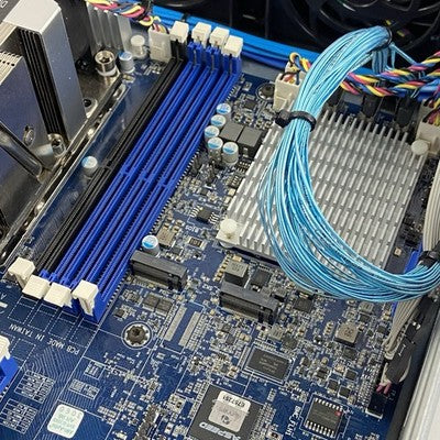 DATTO S4E18 Gigabyte MD71-HB0 Xeon Silver 4214 2.2 GHz 64 GB Ram No HDD No OS
