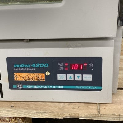 New Brunswick Scientific Innova 4200 Incubator Shaker M1233-0004