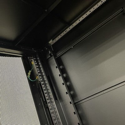 APC AR3104 Server Rack Enclosure w/ Keys