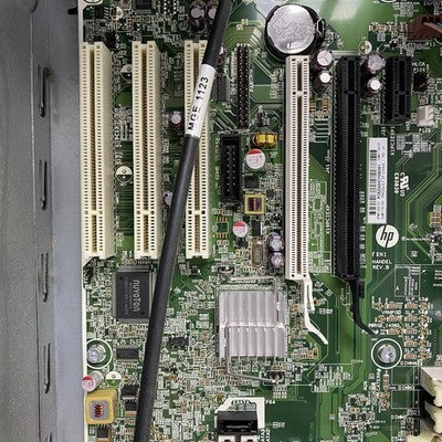 HP Compaq 8200 Elite MT Intel Core i5-2400 3.1GHz 1x4GB RAM No HDD No OS