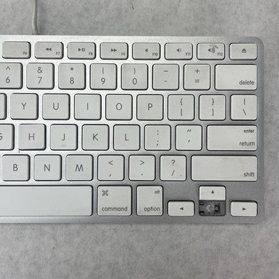Apple A1242 MB869LL/A Wired Keyboard Tested Missing Key