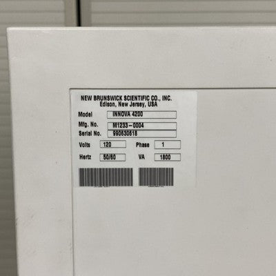 New Brunswick Scientific Innova 4200 Incubator Shaker M1233-0004
