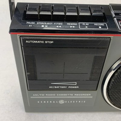 General Electric 3-5233B AC/Battery Power AM/FM Radio Cassette Recorder - Tested